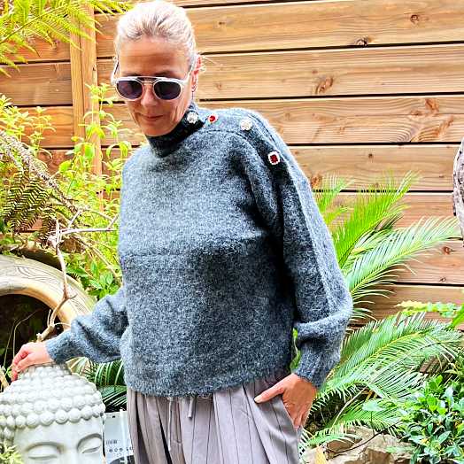 lebazaracaro_pull_bijoux_gris