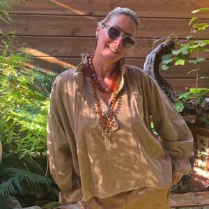 lebazaracaro_blouse_angelina_camel
